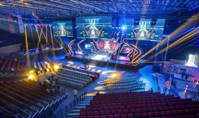 他随后成为 他随后成为