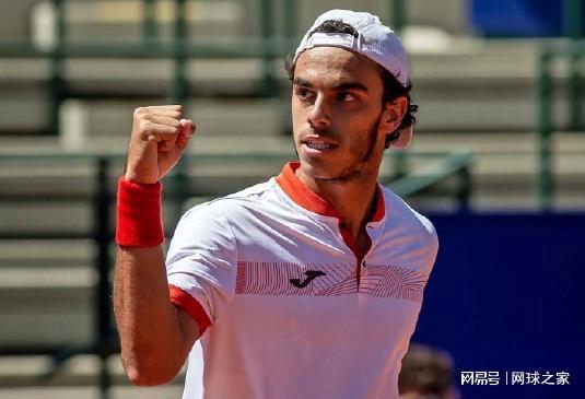 人们承认他 人们承认他